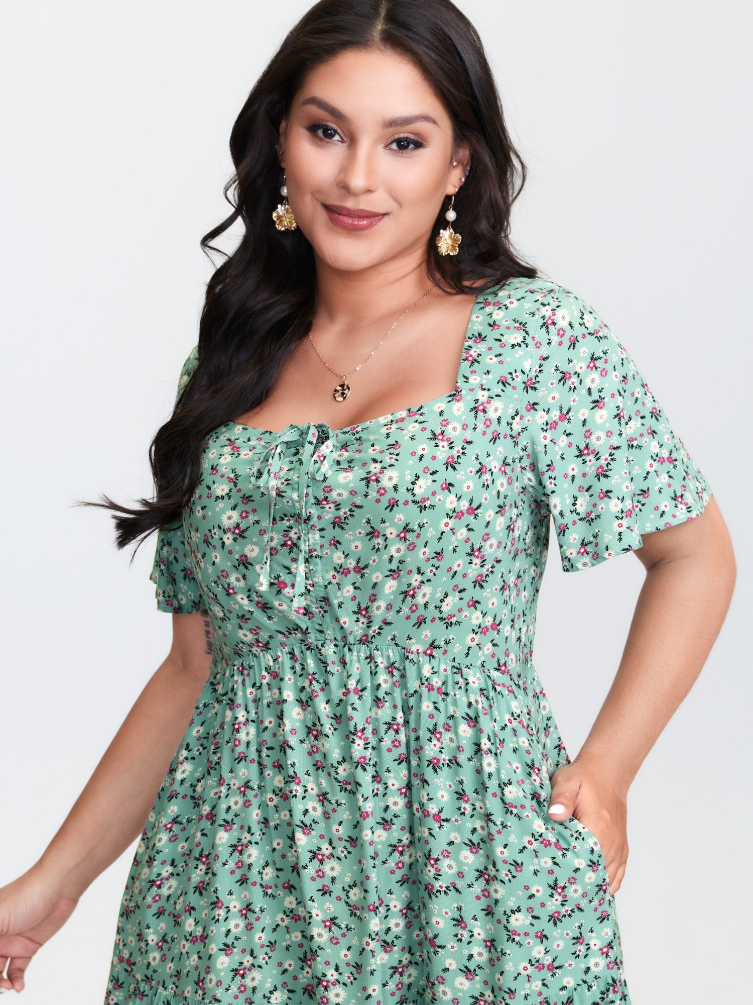 Ditsy Floral Sweetheart Drawstring Pocket Tiered Dress