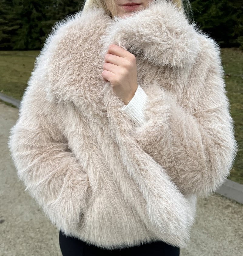 CREAM | Fur Coat