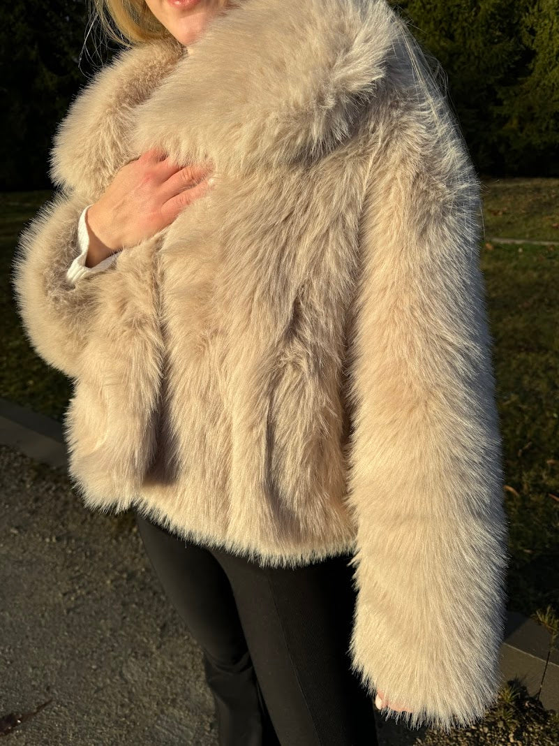 CREAM | Fur Coat